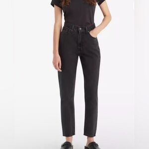 NWY Levi’s ’80s Mom Jeans Size 29